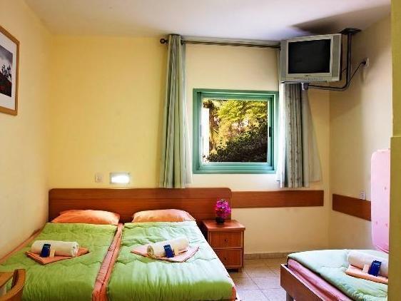 Hi - Maayan Harod Hostel Gid'ona Екстериор снимка